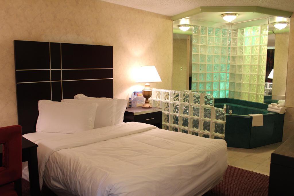 Econo Lodge Marmora Habitación foto